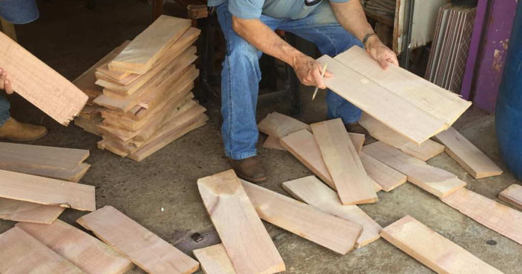 Seleção de madeira para construção de instrumentos